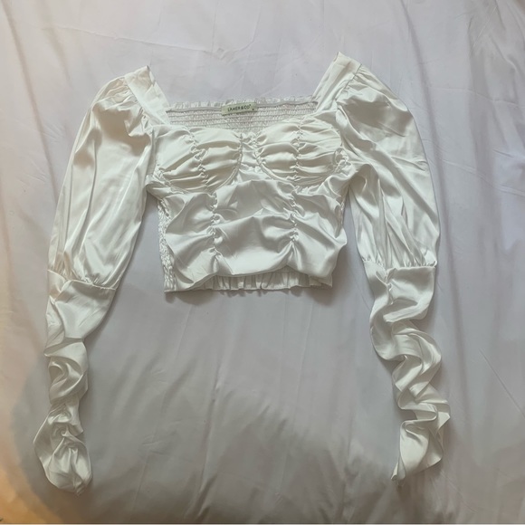 White Puffy sleeve sweetheart square neck long sleeve crop top in satin milkmaid - Picture 3 of 6